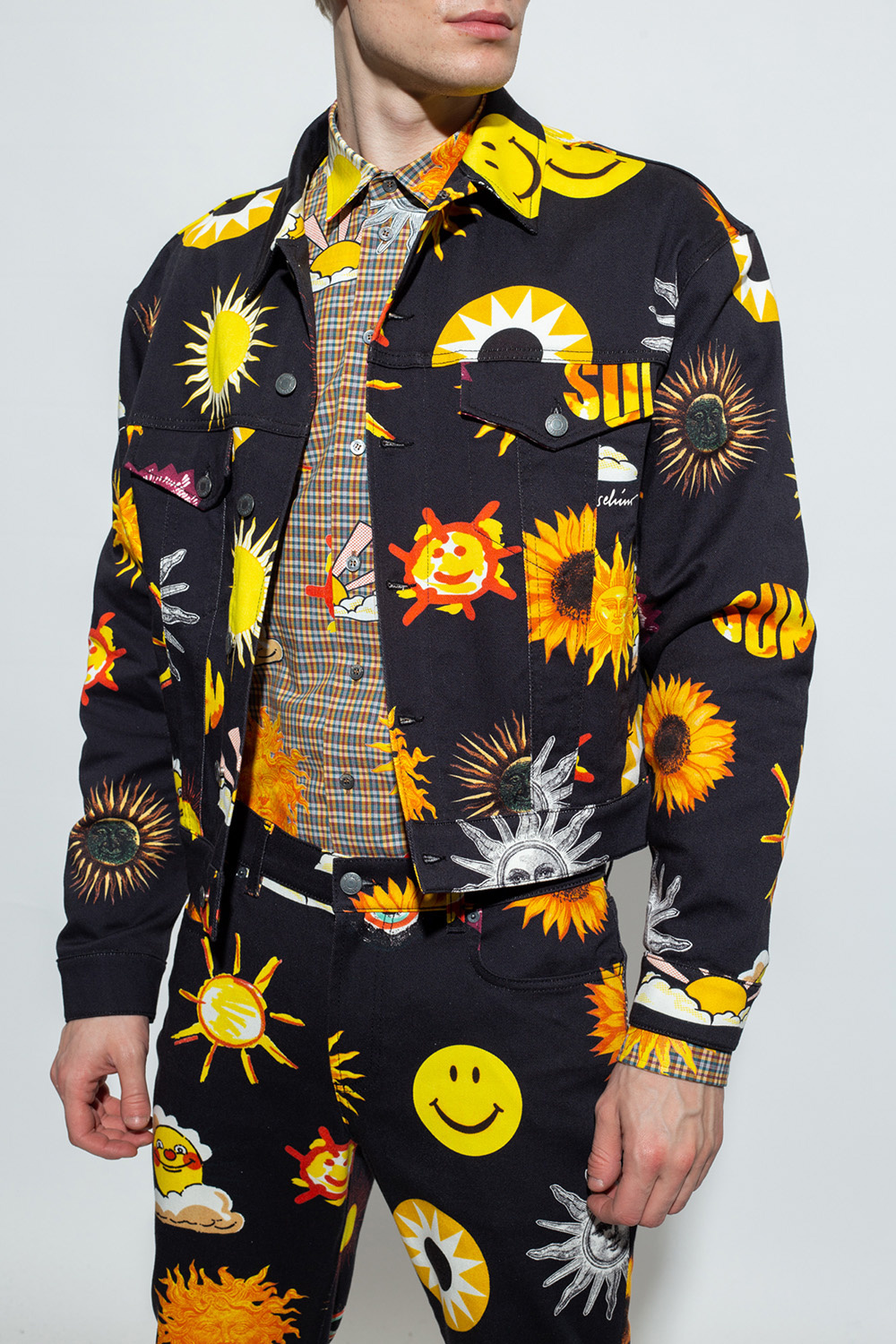 Smiley x discount moschino